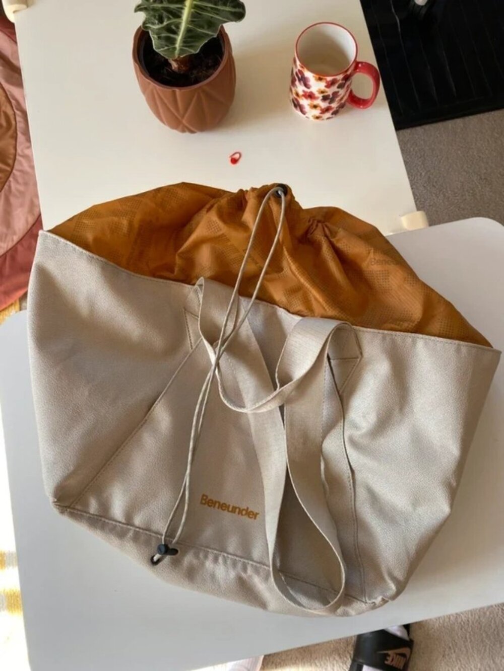 Beneunder UrbanLite Expandable Shoulder Bag Sale price